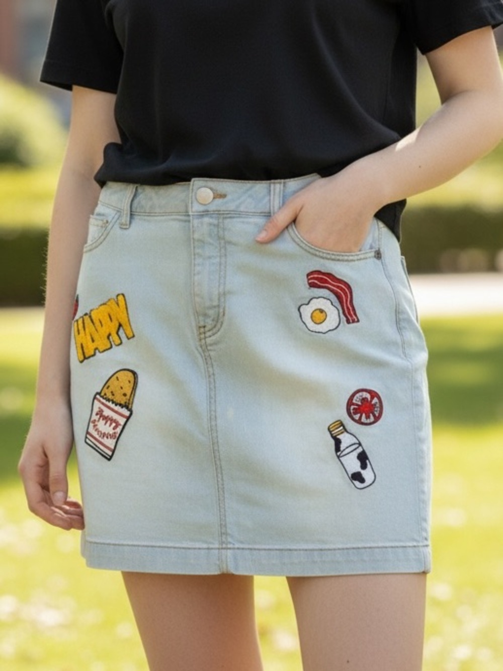 AMENPAPA (M) Vintage Light Denim Jean Skirt Embroidered Patches Breakfast-Theme